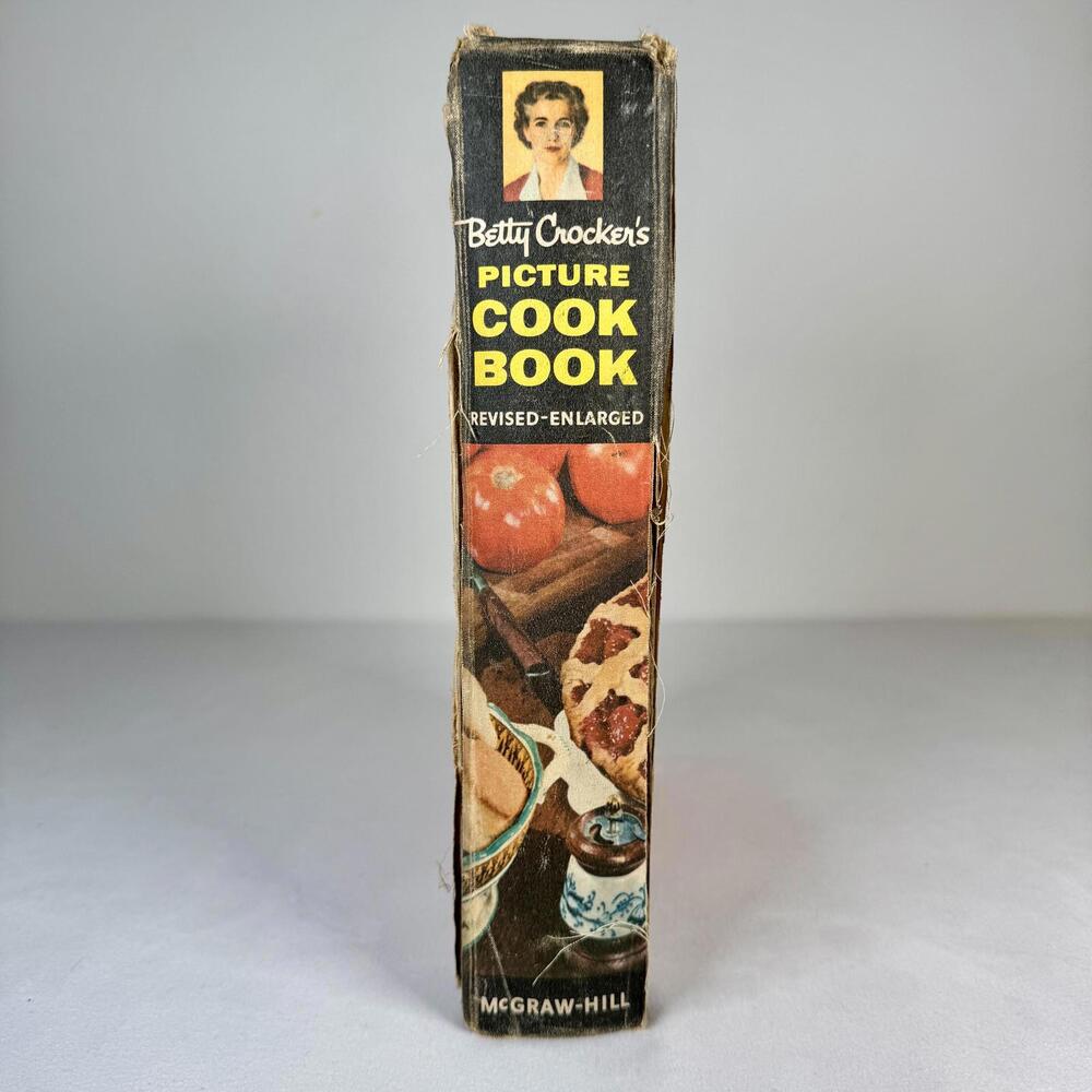 VTG 50’s 1956 Betty Crocker's Picture Cook Book 2nd Edition - Picture 2 of 8